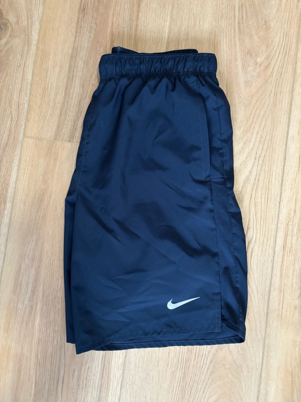 NWOT - Nike 
Men’s navy blue shorts